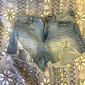 Kendall&Kylie Short/ Booty Blue Jean shorts.